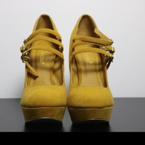 Mustard Pumps
